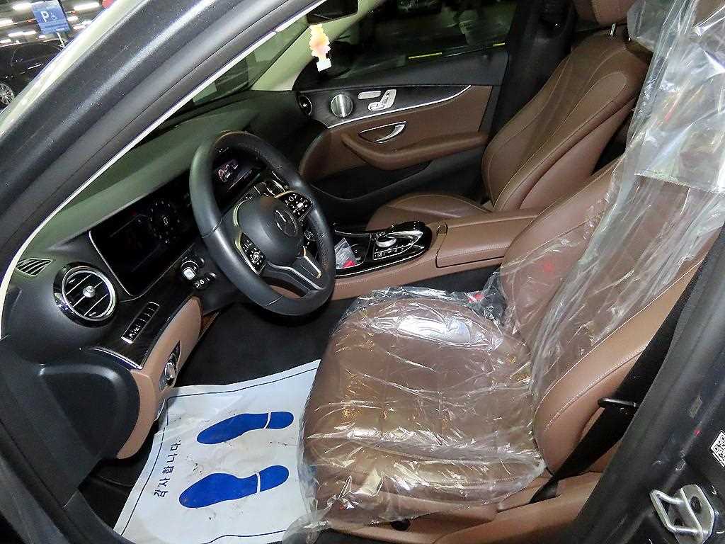 Mercedes Benz E class - Vista 6