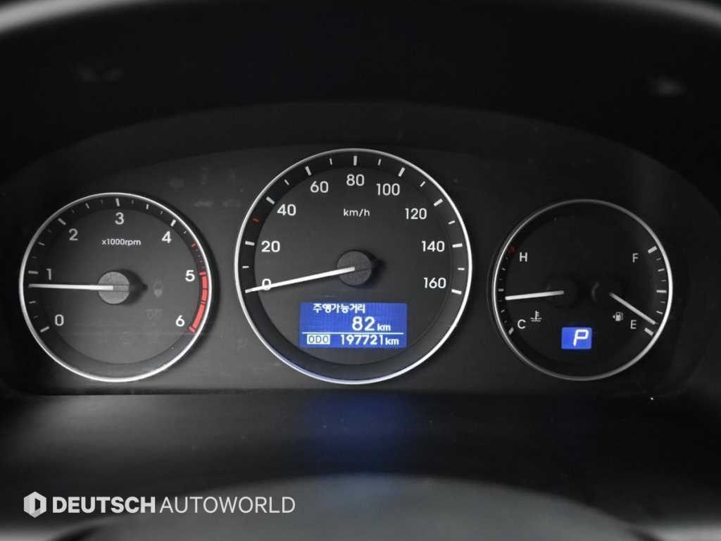 HYUNDAI Starex - Vista 8