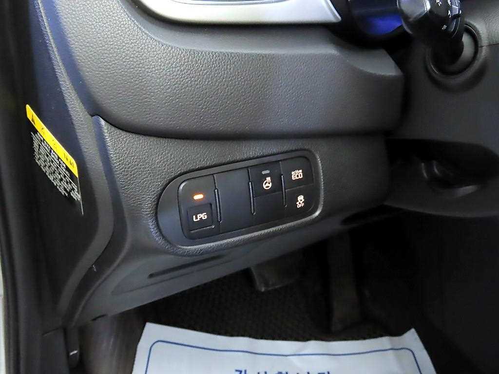 KIA Carens 2014 Plateado - Importación desde Corea - HF Imports Iquique - Foto 15