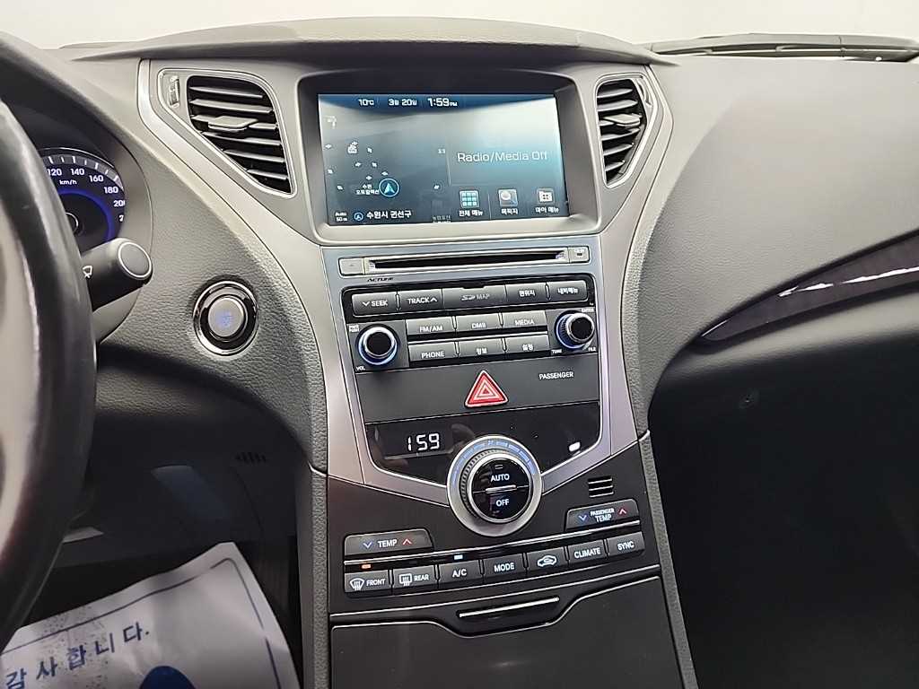 HYUNDAI Grandeur - Vista 10