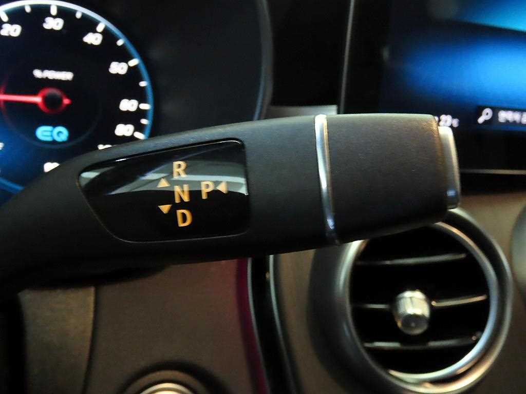 Mercedes Benz GLC Class - Vista 12