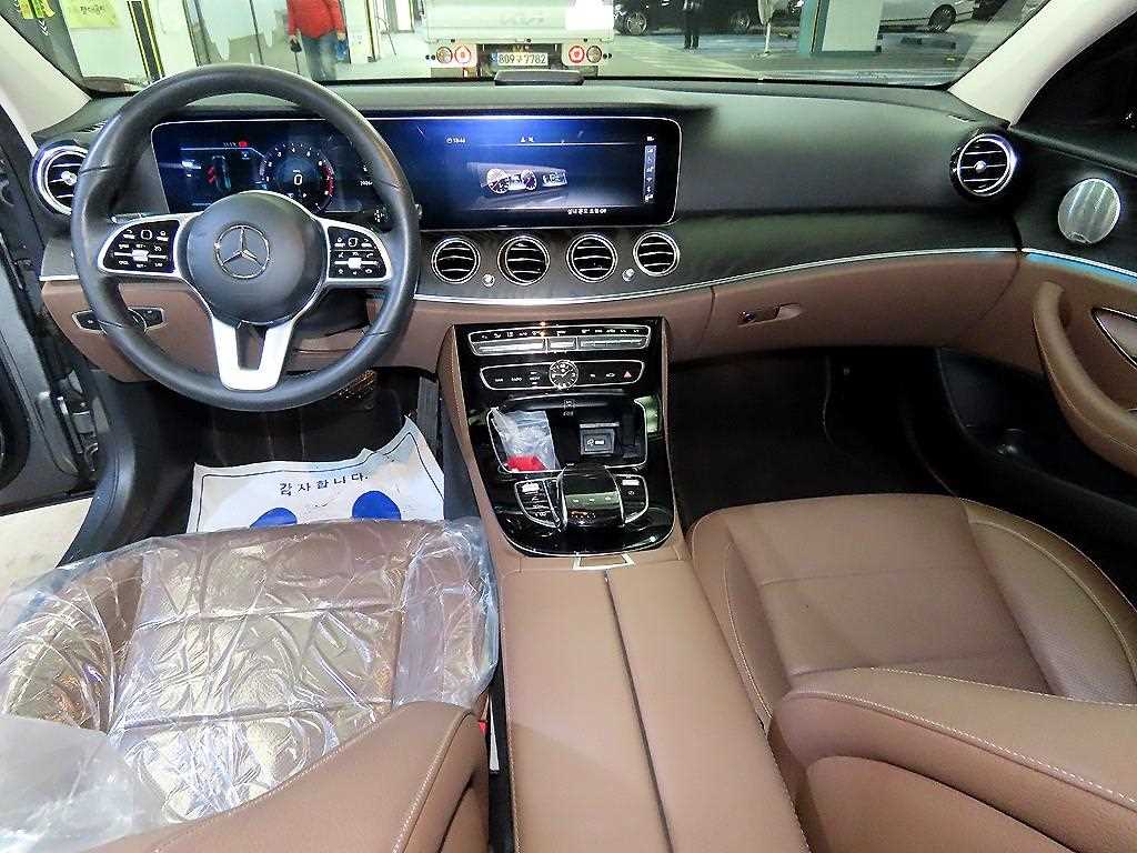 Mercedes Benz E class - Vista 10