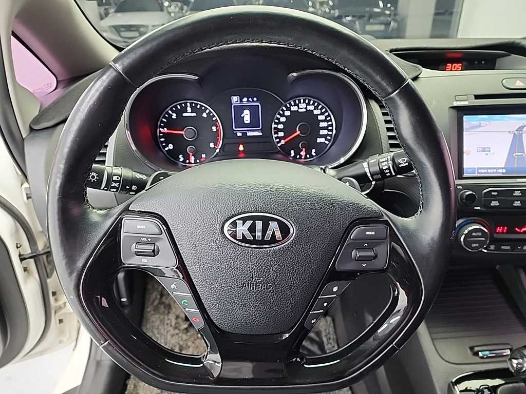 KIA K3 - Vista 9