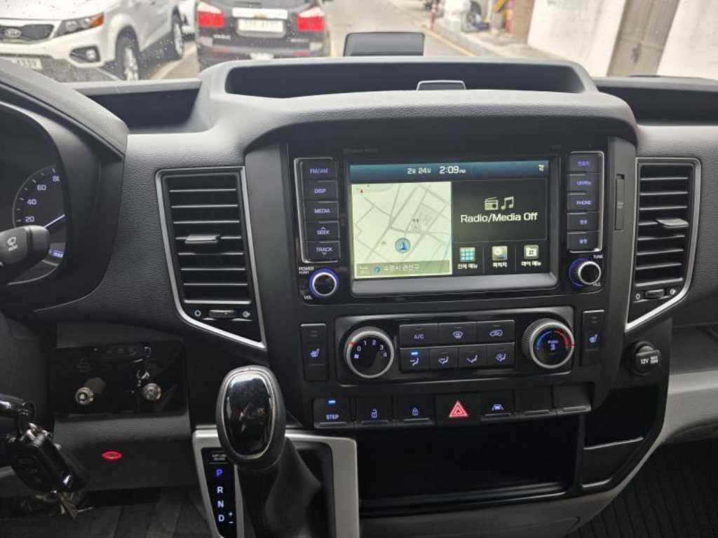 HYUNDAI Solati 2022 Negro - Importación desde Corea - HF Imports Iquique - Foto 17