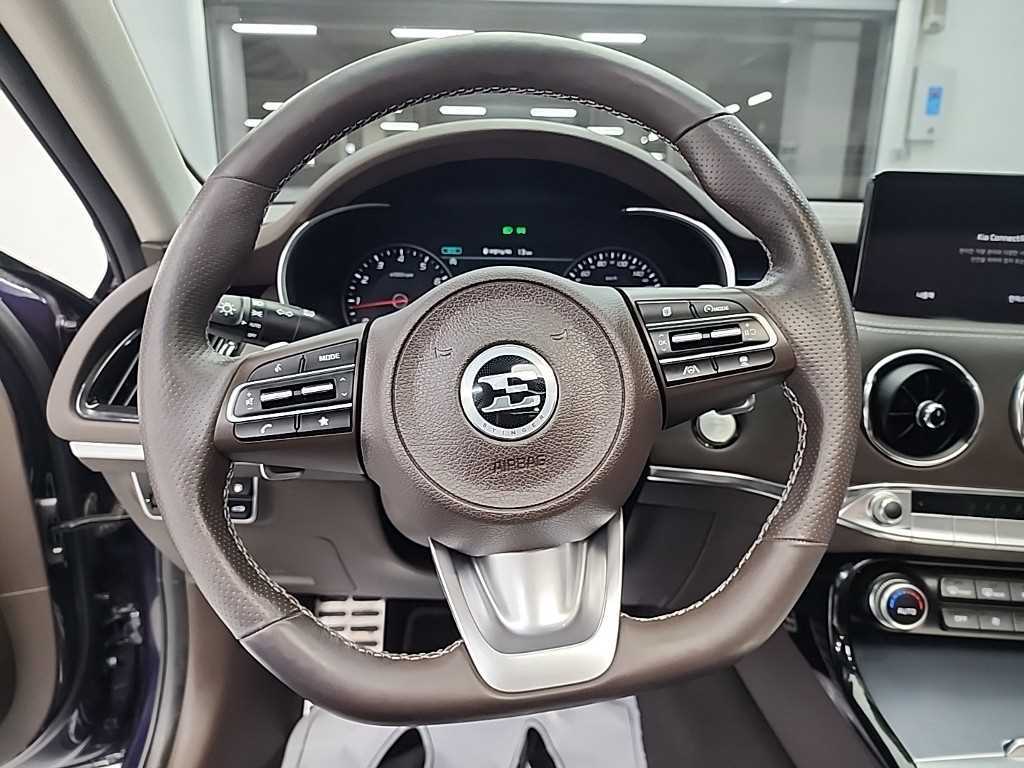 KIA Stinger - Vista 9