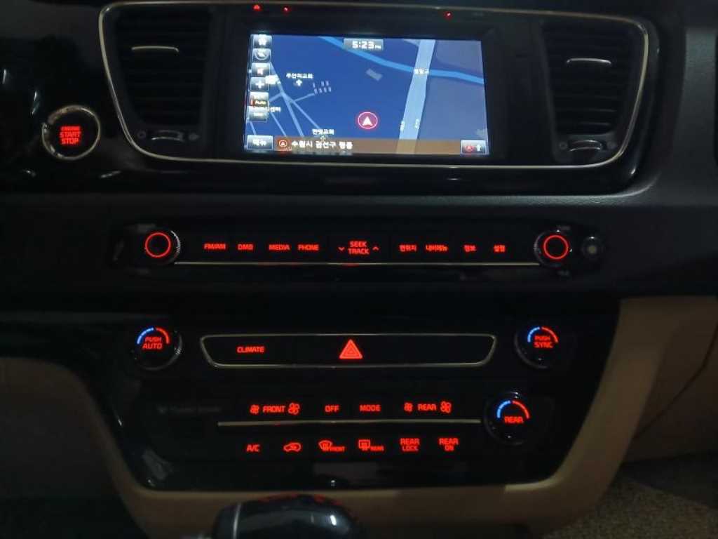 KIA Carnival 2016 - Importación desde Corea - HF Imports Iquique - Foto 13