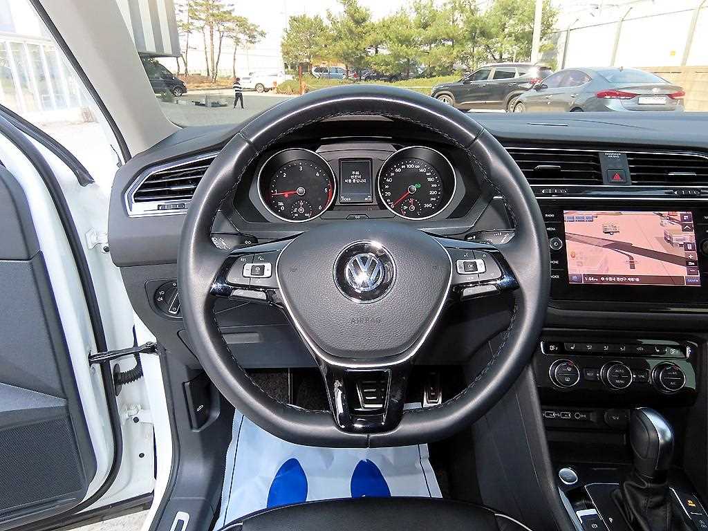 Volkswagen Tiguan - Vista 8
