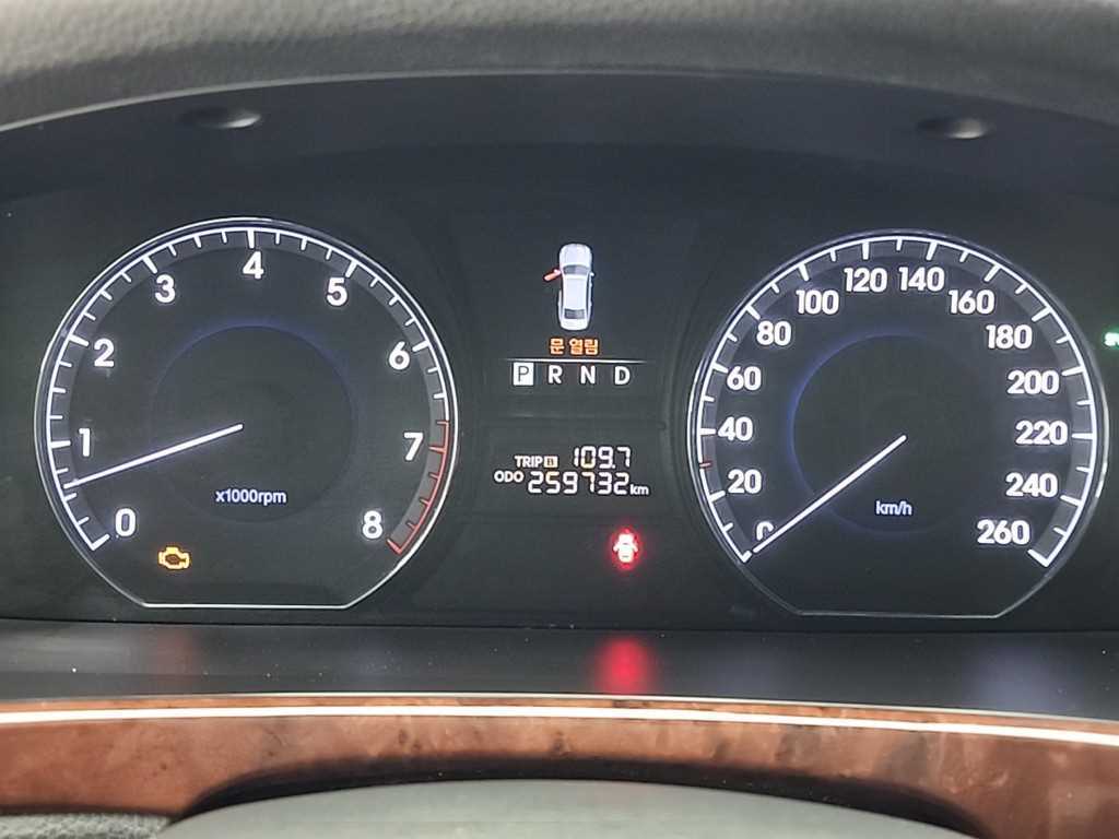 HYUNDAI Equus - Vista 6