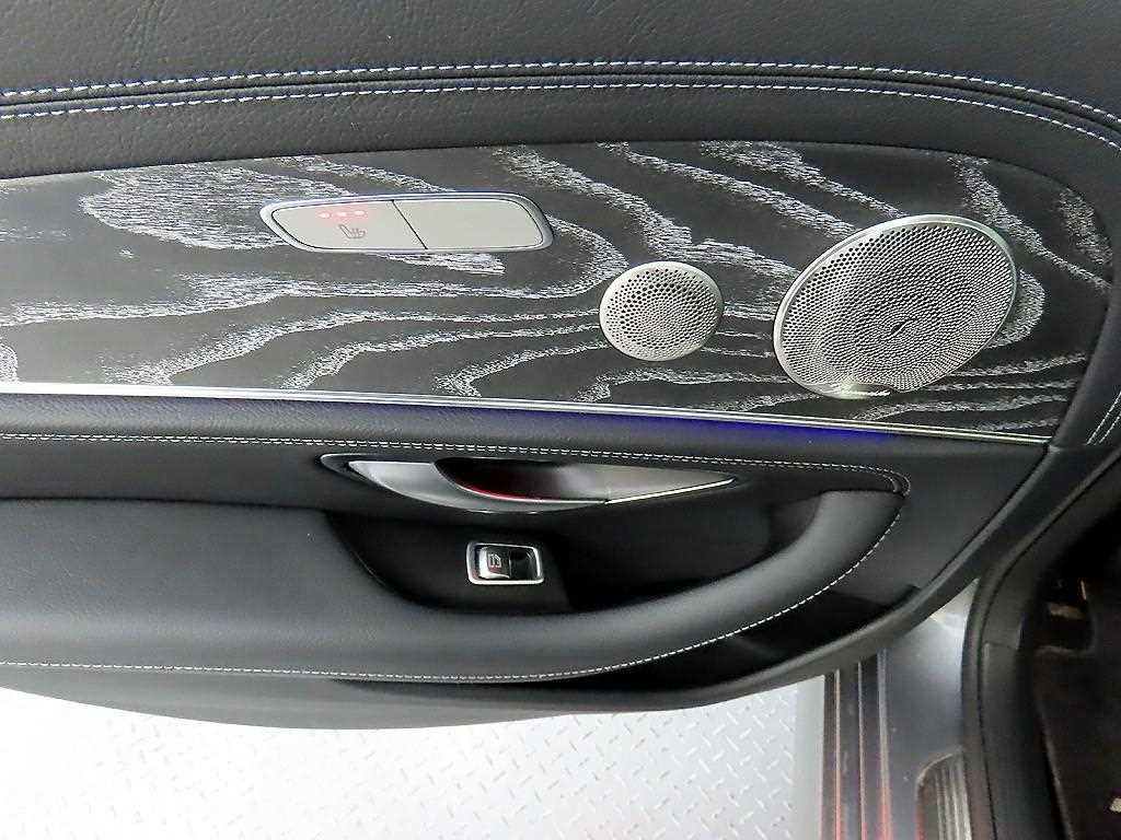 Mercedes Benz E class - Vista 12