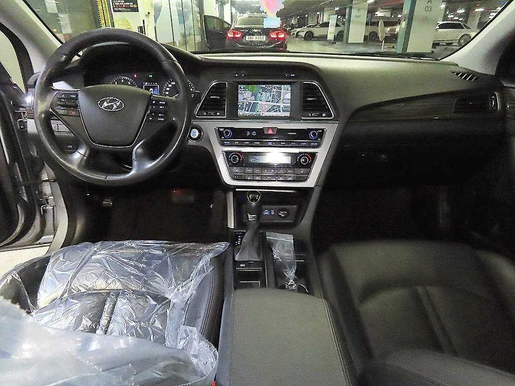 HYUNDAI Sonata - Vista 10