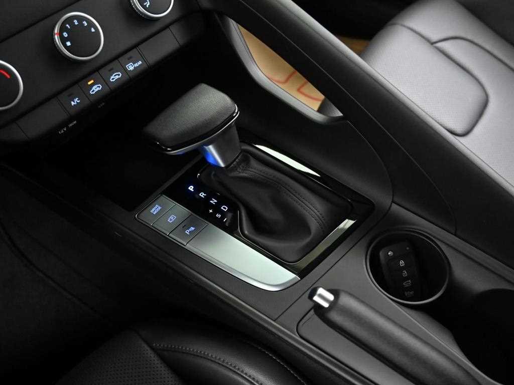 HYUNDAI Avante - Vista 9