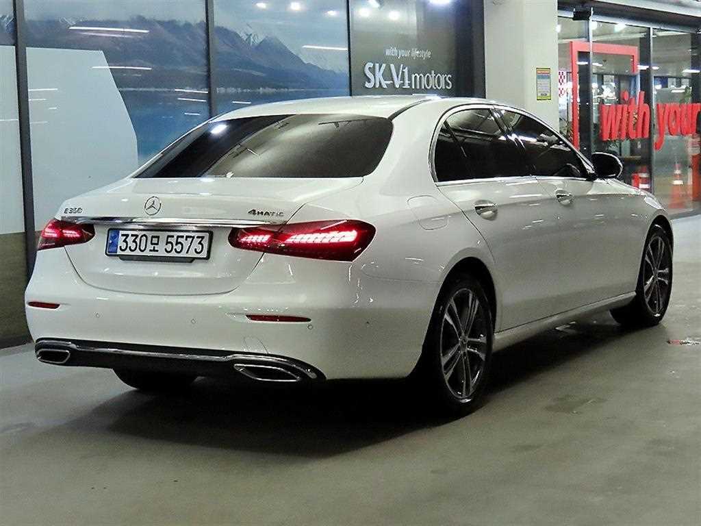 Mercedes Benz E class - Vista 5