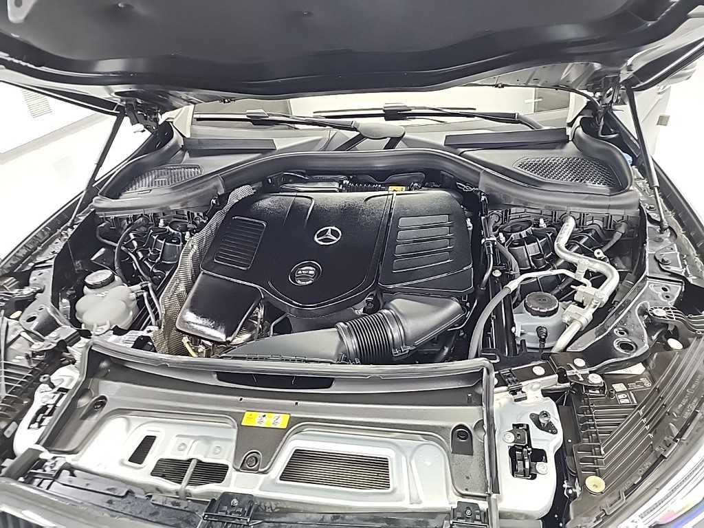 Mercedes Benz GLC Class - Vista 5