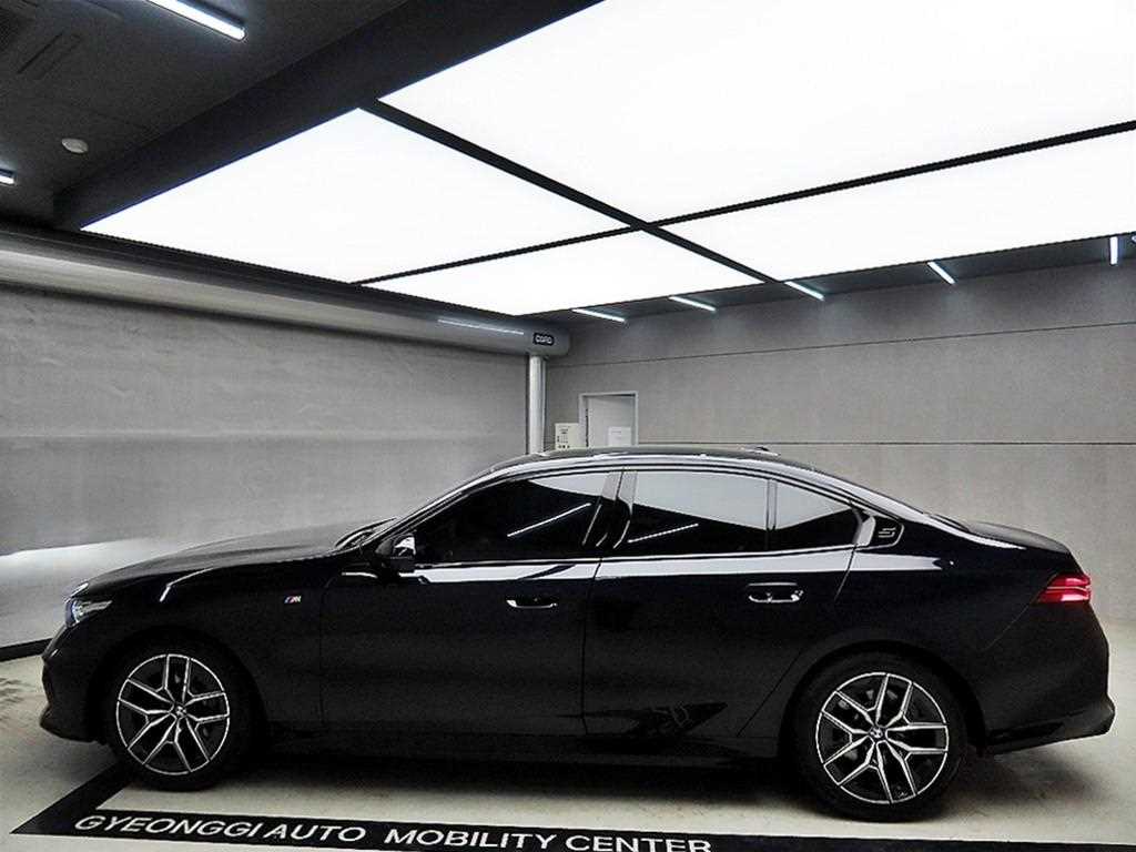 BMW 5 Series - Vista 4