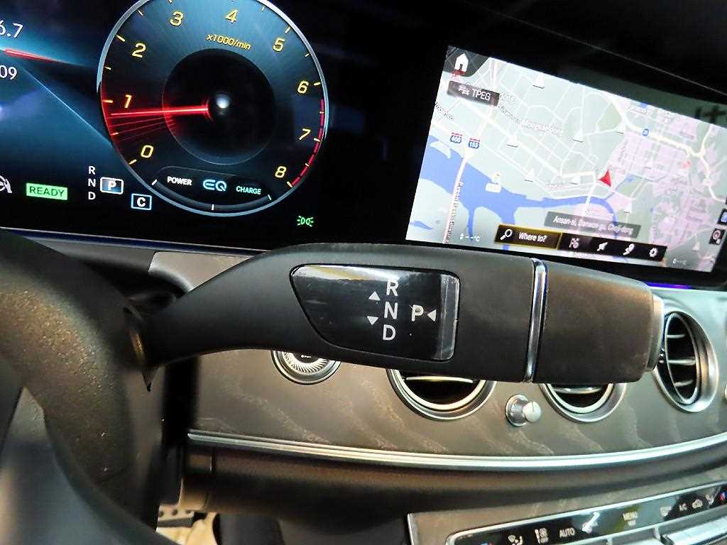 Mercedes Benz E class - Vista 10