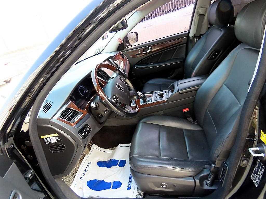 HYUNDAI Equus - Vista 5