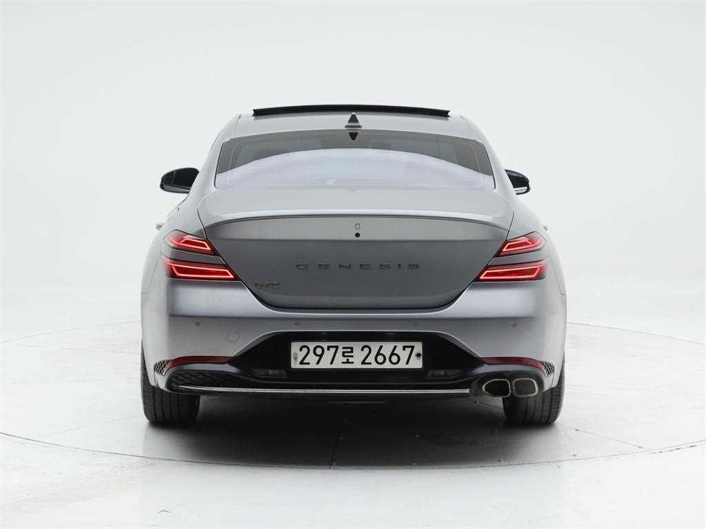 Genesis G70 - Vista 5