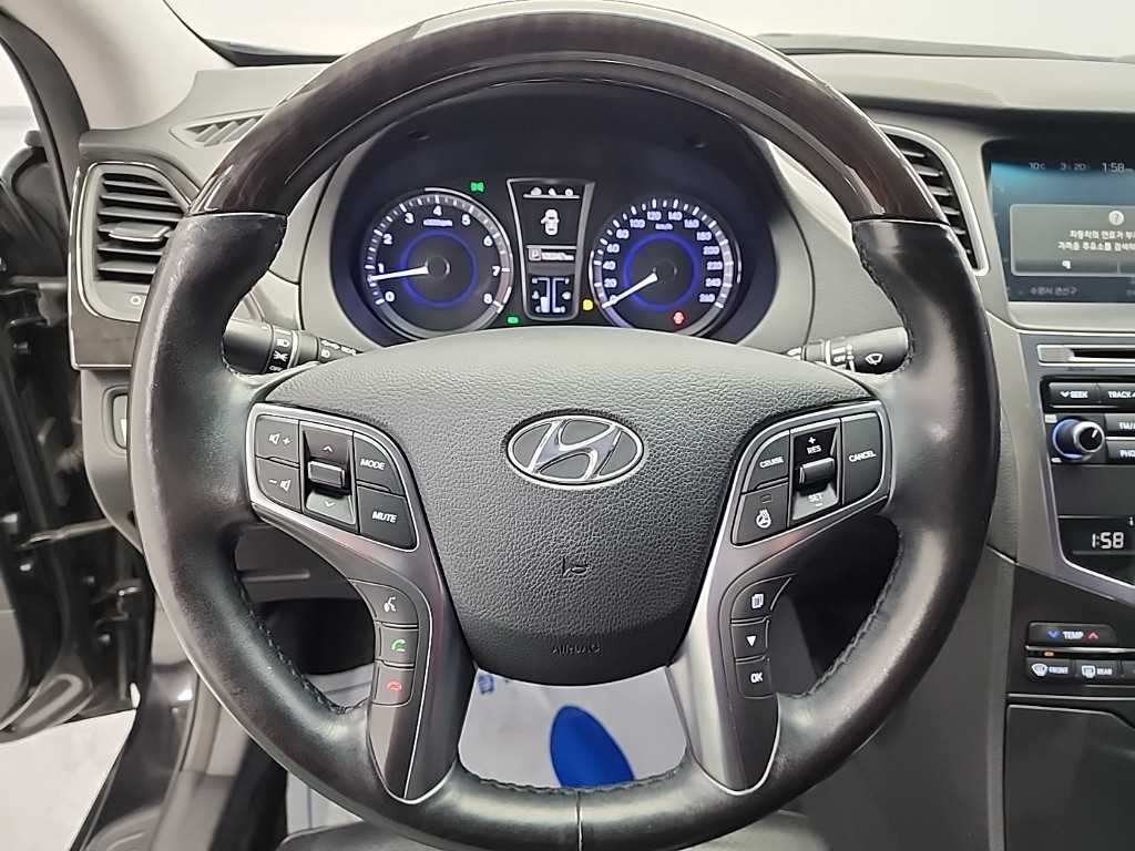 HYUNDAI Grandeur - Vista 9