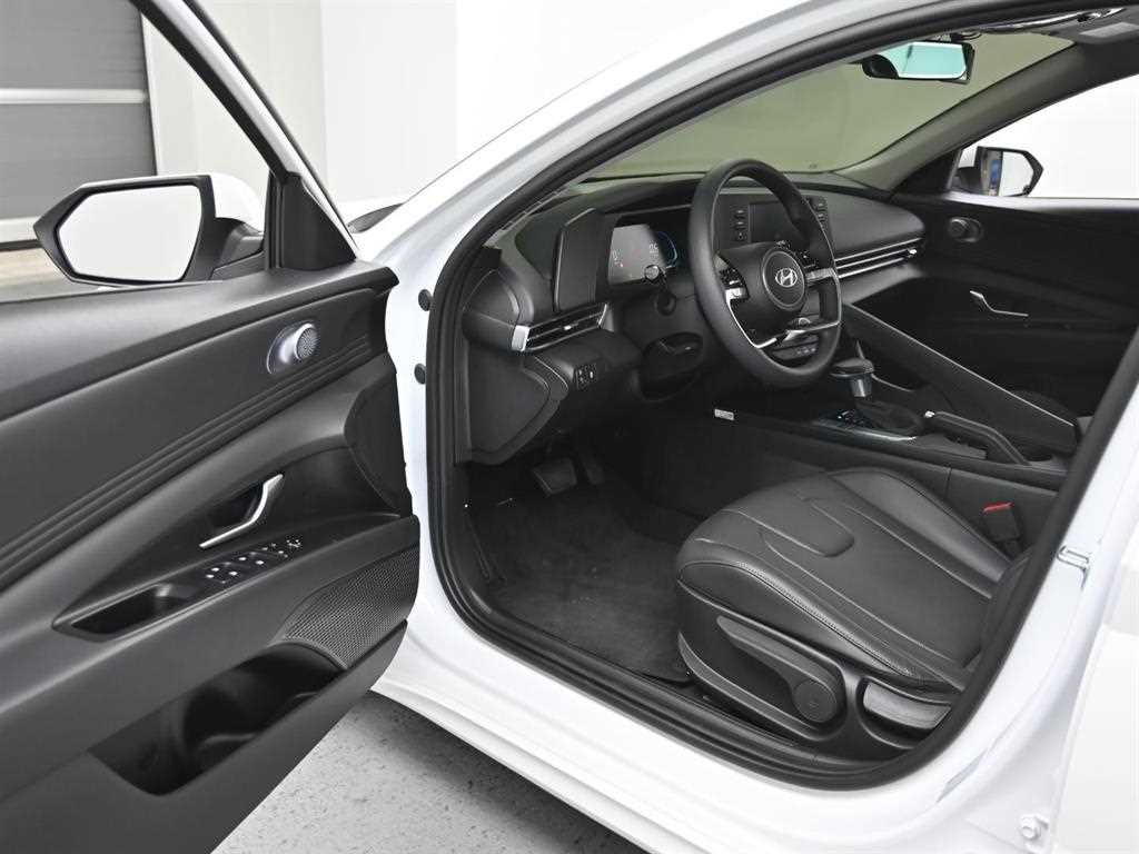 HYUNDAI Avante - Vista 11