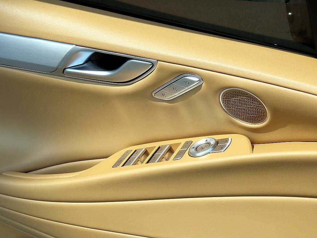 Genesis G80 - Vista 12