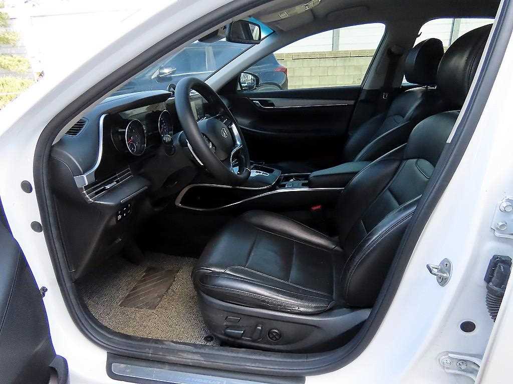 HYUNDAI Grandeur - Vista 5