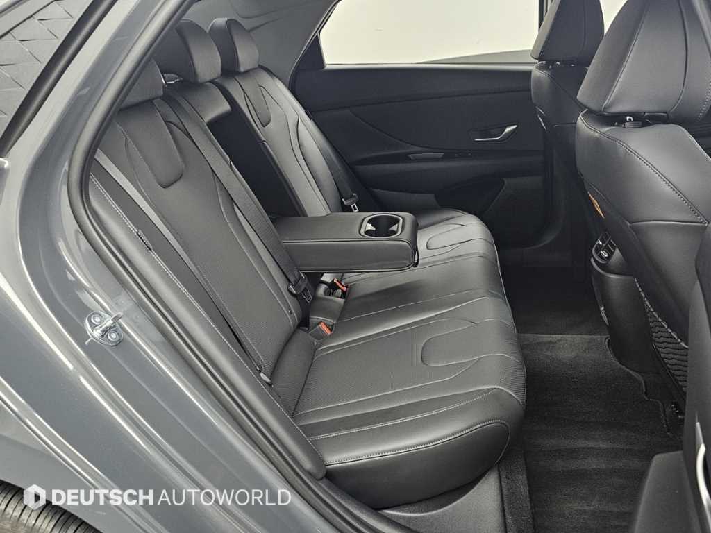 HYUNDAI Avante - Vista 12