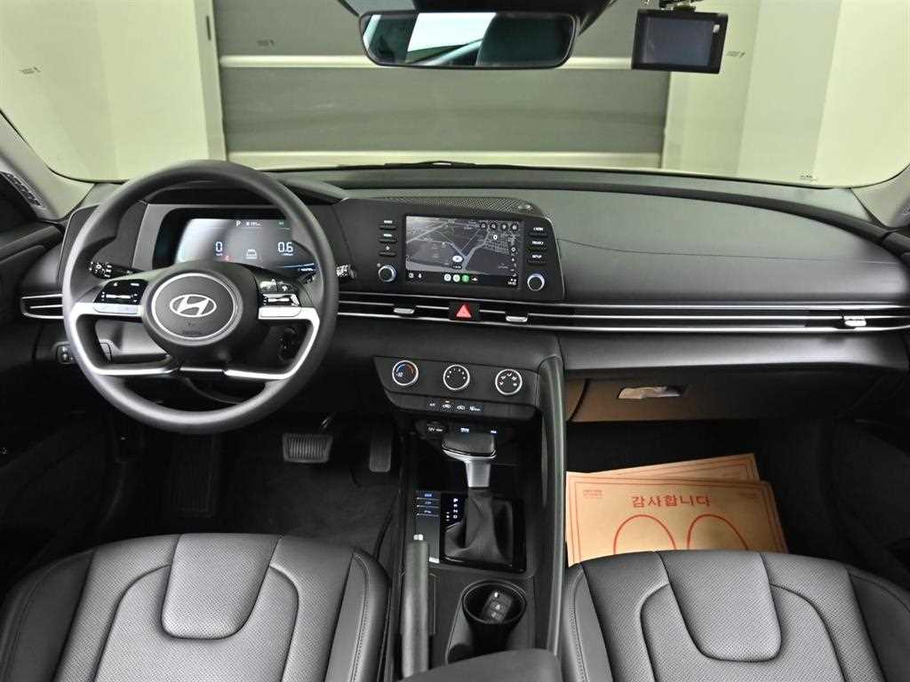 HYUNDAI Avante - Vista 7