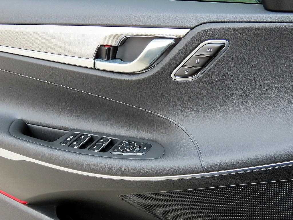 HYUNDAI Grandeur - Vista 11