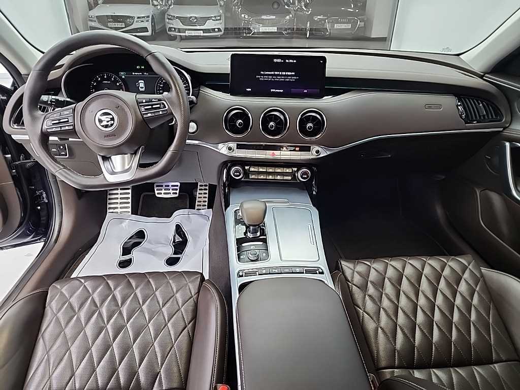 KIA Stinger - Vista 7