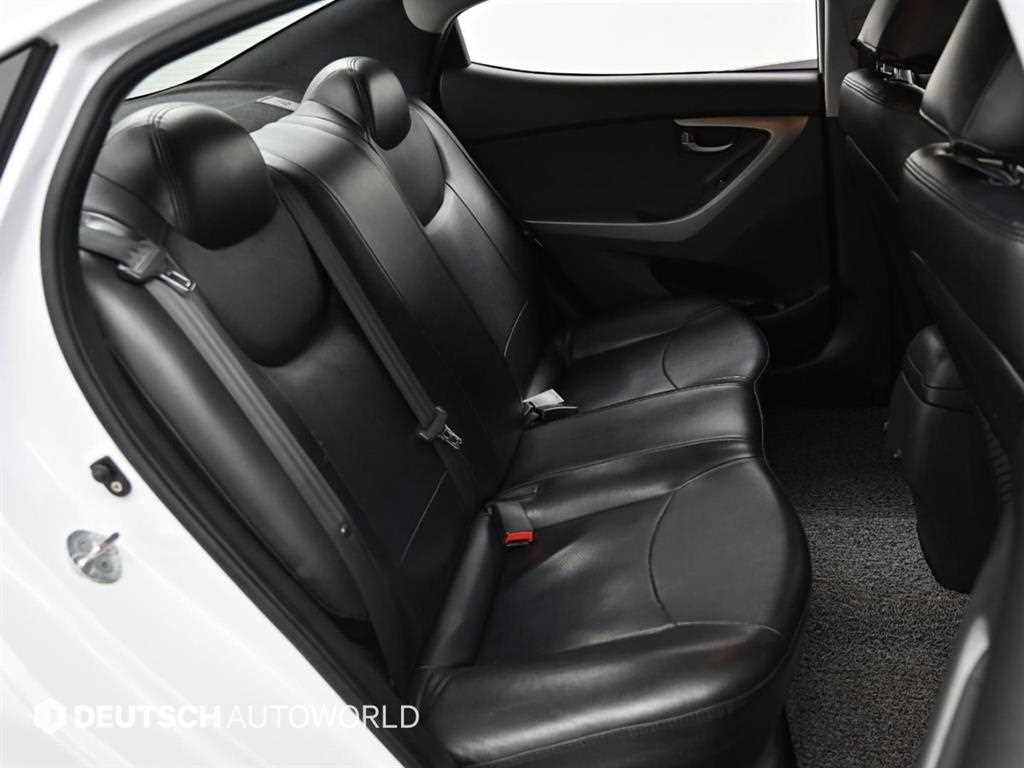 HYUNDAI Avante - Vista 12