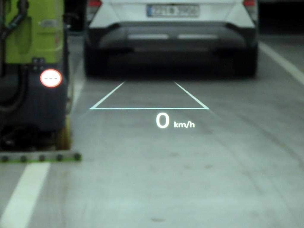 KIA Carnival - Vista 11