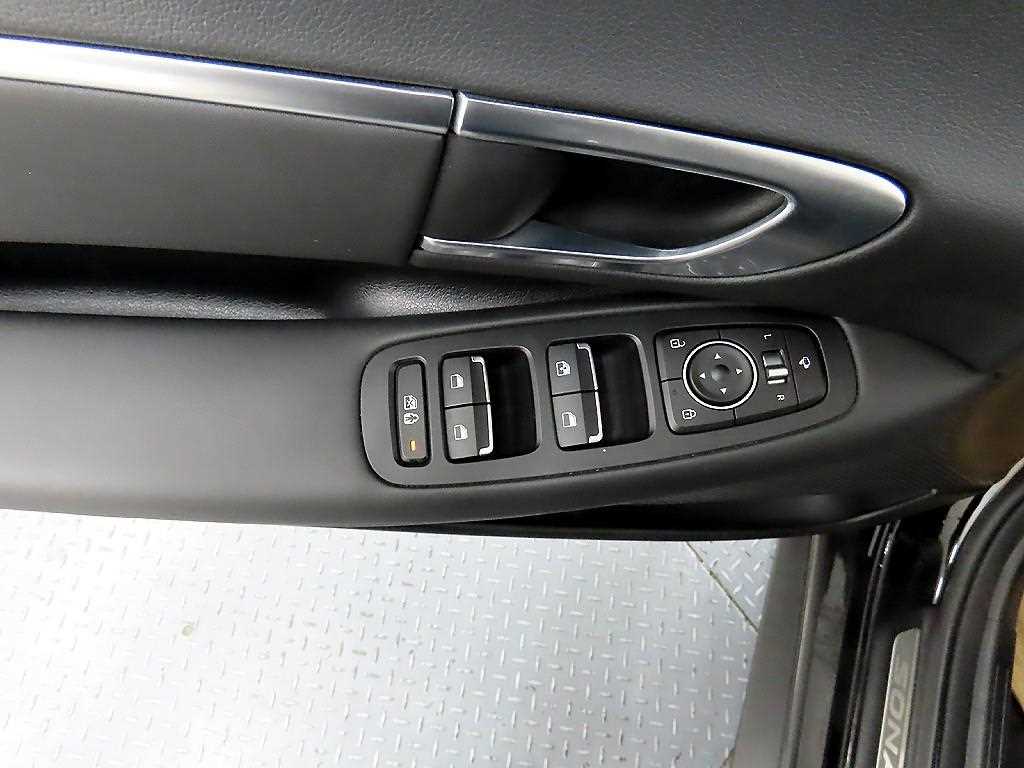 HYUNDAI Sonata - Vista 11