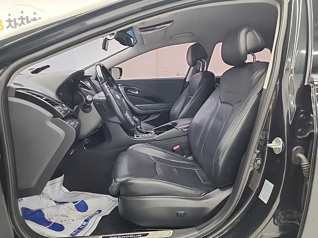 HYUNDAI Grandeur - Vista 11