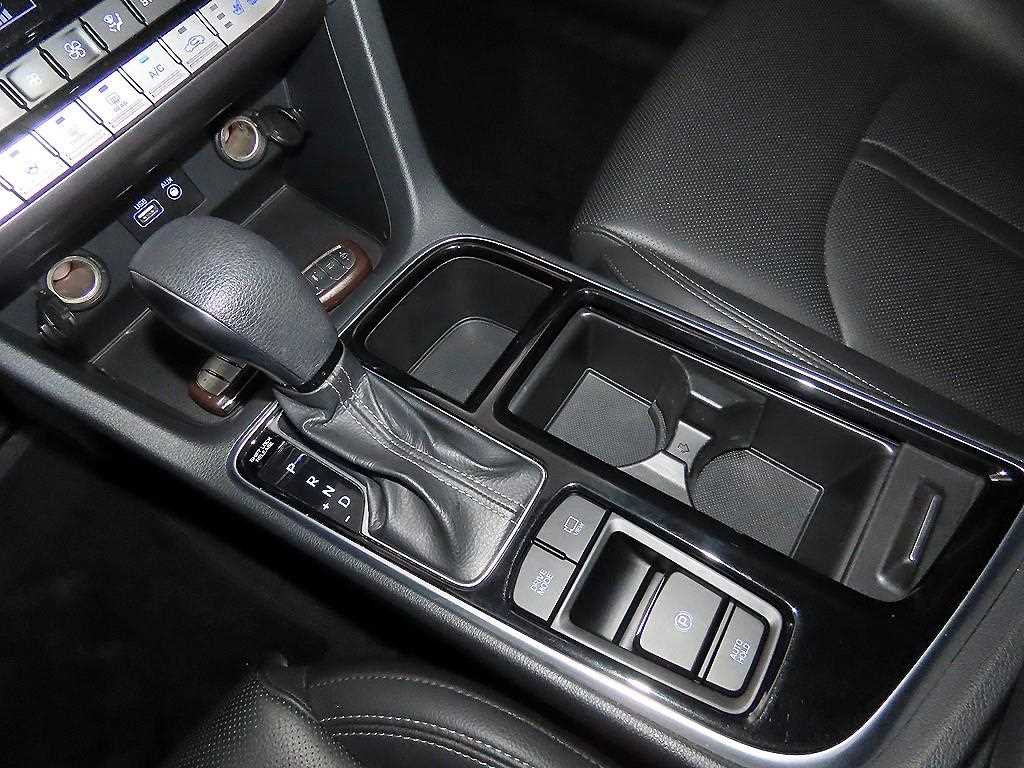 HYUNDAI Sonata - Vista 12