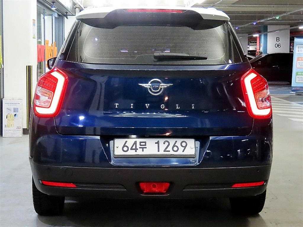 Ssangyong Tivoli - Vista 5