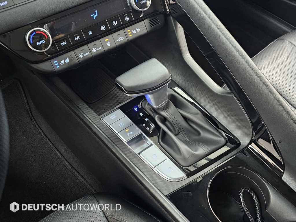 HYUNDAI Avante - Vista 9