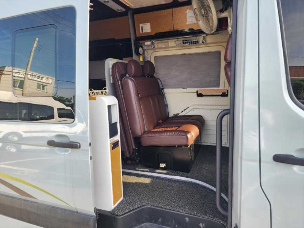 HYUNDAI Solati - Vista 6