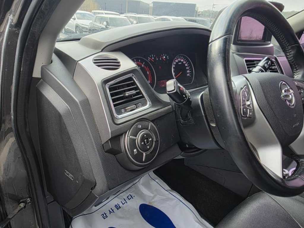 Ssangyong Korando - Vista 11