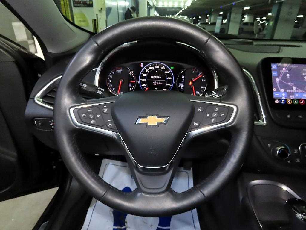 Chevrolet Malibu - Vista 8