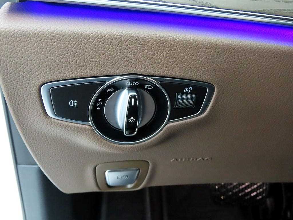 Mercedes Benz E class - Vista 12