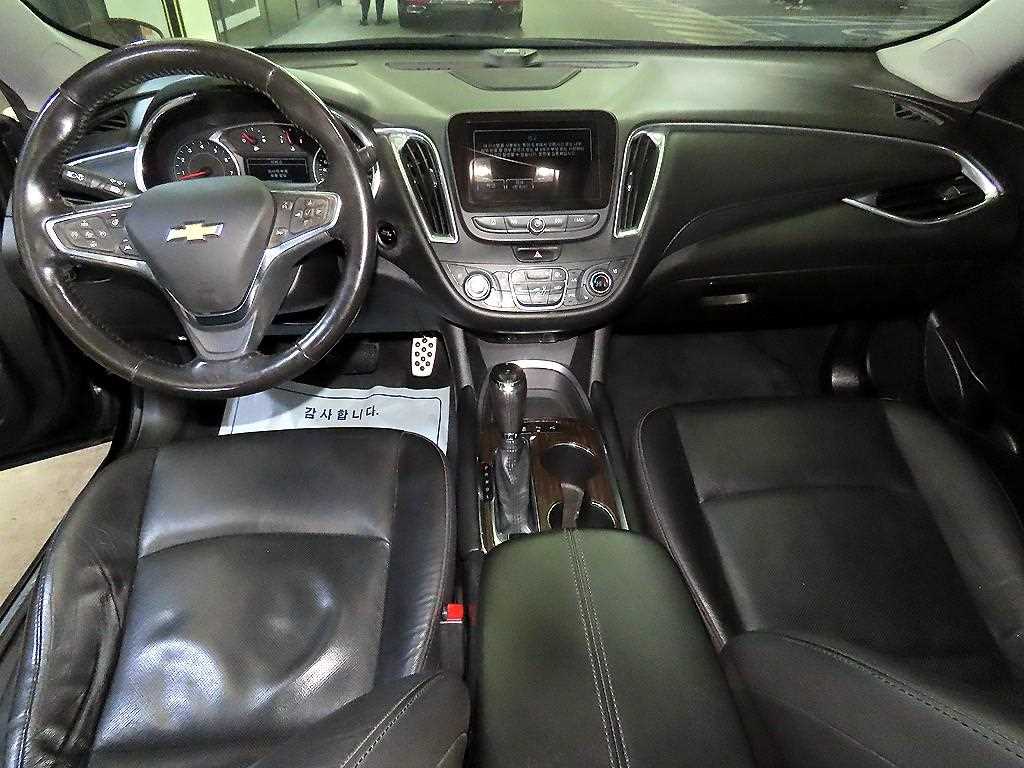 Chevrolet Malibu - Vista 10