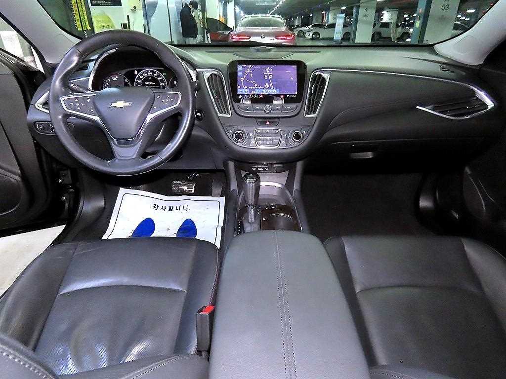 Chevrolet Malibu - Vista 10