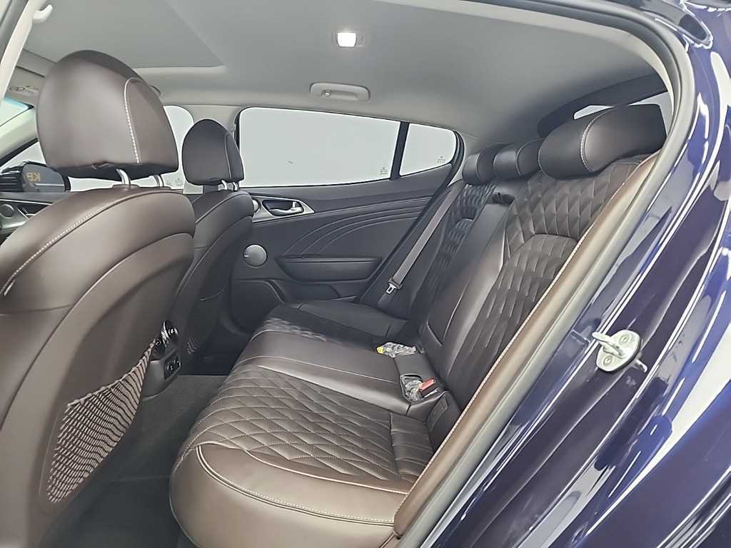 KIA Stinger - Vista 12