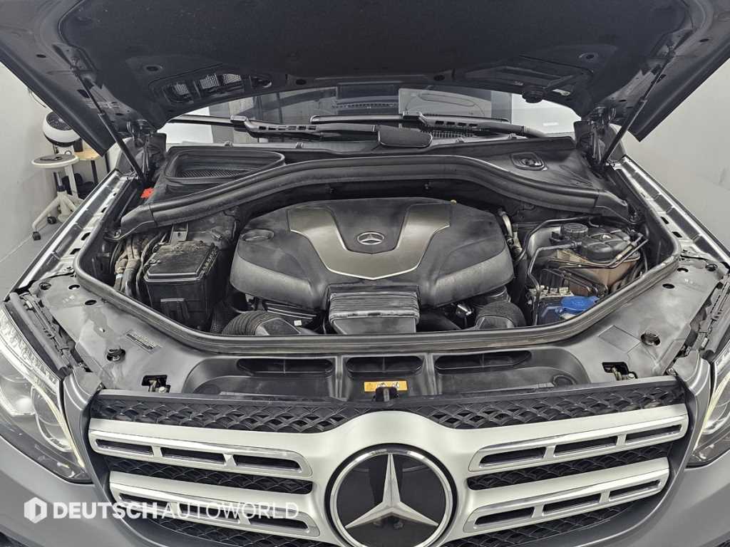 Mercedes Benz GLS Class - Vista 7