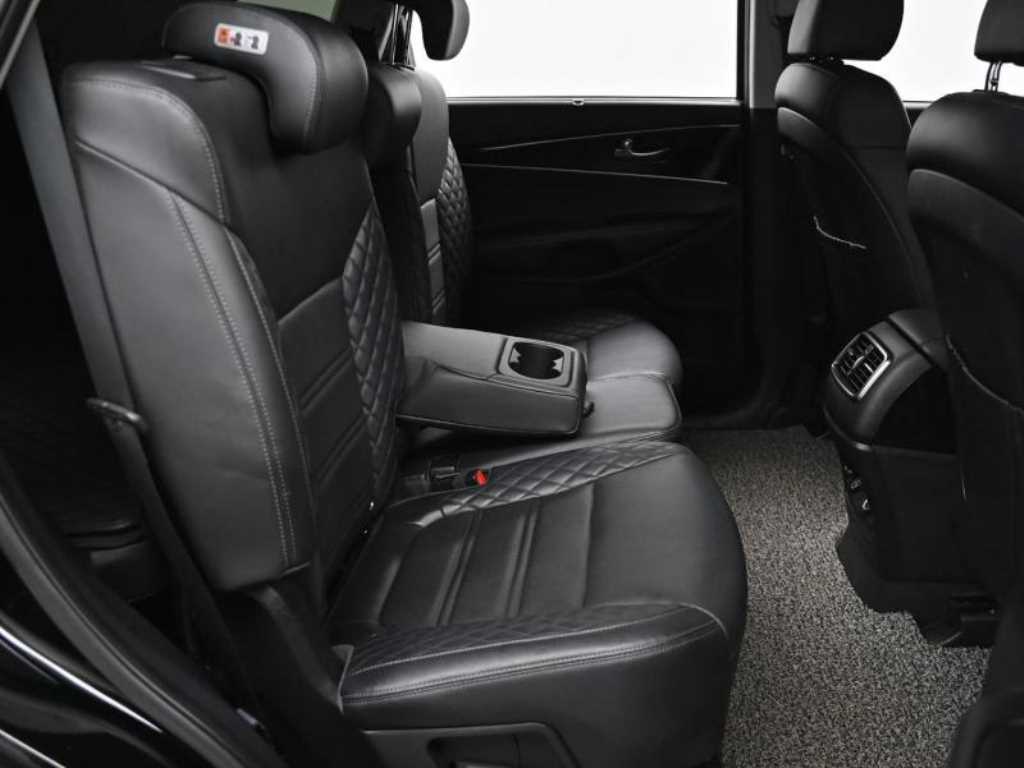 KIA Sorento - Vista 12