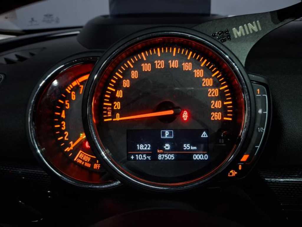 Mini Clubman - Vista 6