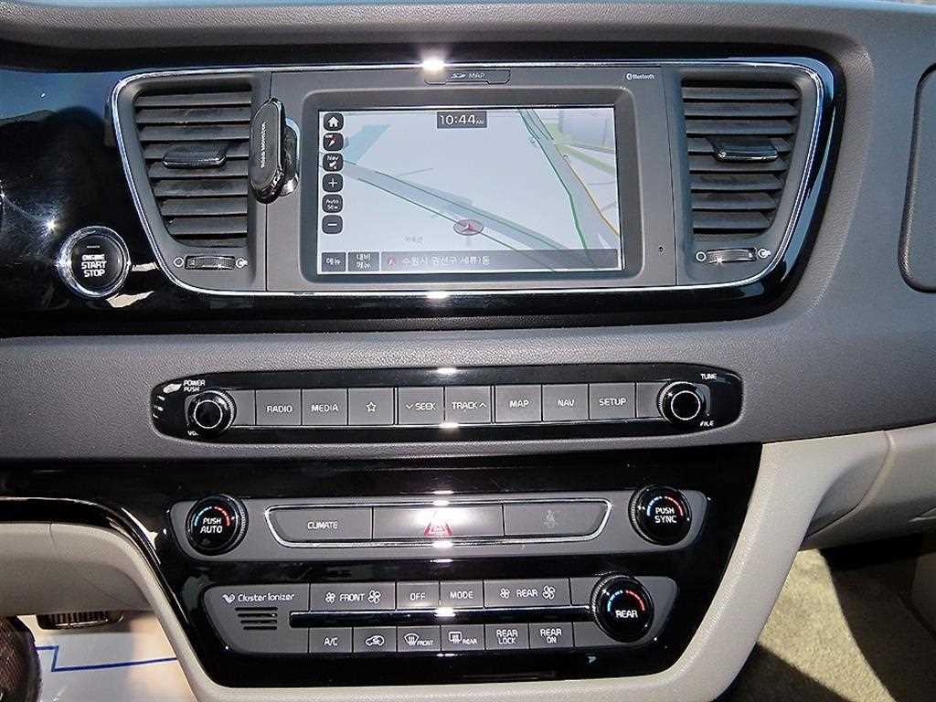 KIA Carnival 2018 Blanco - Importación desde Corea - HF Imports Iquique - Foto 14