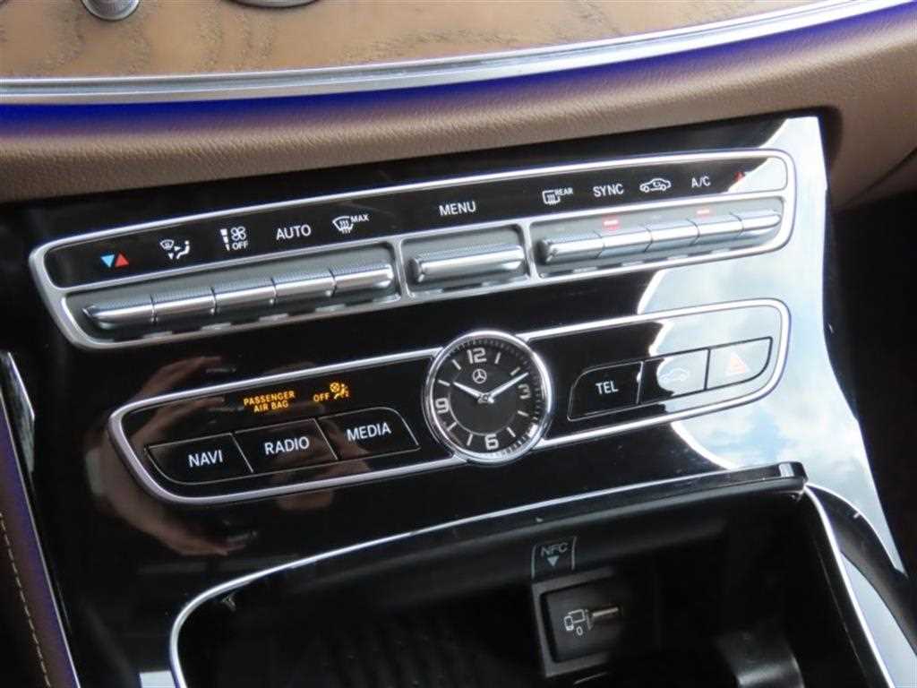 Mercedes Benz E class - Vista 7