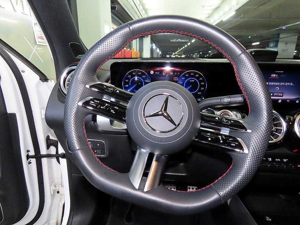 Mercedes Benz EQB - Vista 8