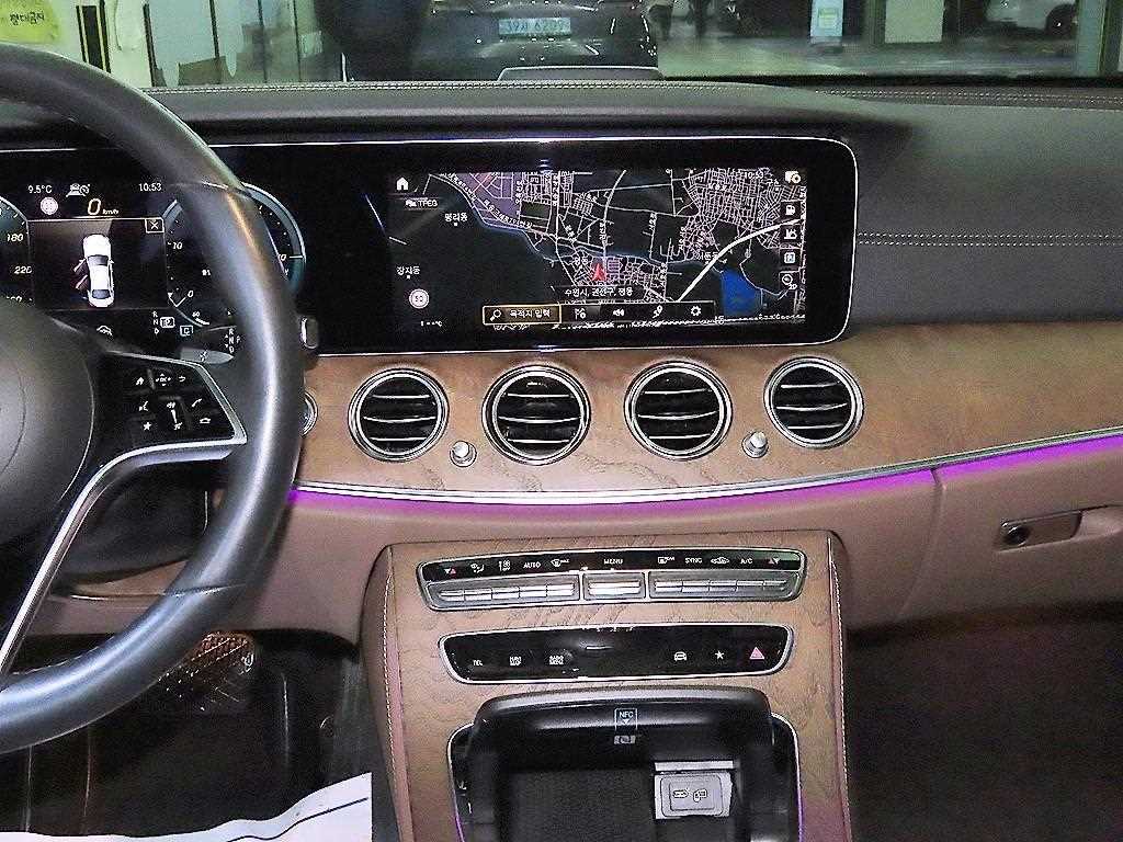 Mercedes Benz E class - Vista 11